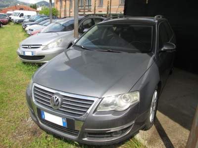 Volkswagen Passat 2.0 16V TDI DSG Highline Grigio usata Lamporecchio