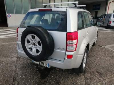 Suzuki Grand Vitara 1.9 DDiS 5 porte Argento usata Tolmezzo