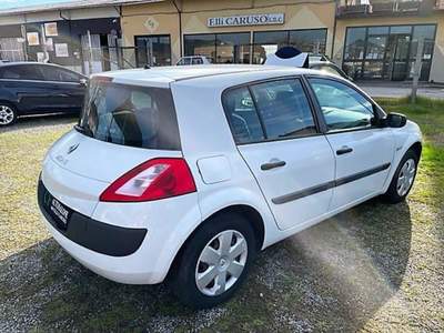 Renault Mégane 1.4 16V 5p. Confort Authentique Bianco usata Lamporecchio