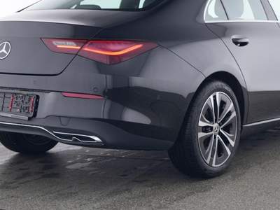 Mercedes-Benz CLA Automatic Progressive Line Advanced Mild Hybrid Nero usata Magenta