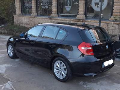 BMW Serie 1 120d 120d 5 porte Futura DPF Nero usata Roma