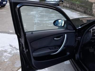 BMW Serie 1 120d 120d 5 porte Futura DPF Nero usata Roma