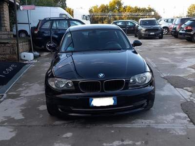 BMW Serie 1 120d 120d 5 porte Futura DPF Nero usata Roma