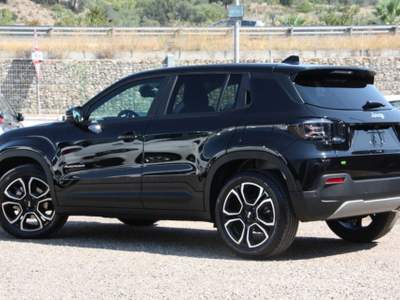 Jeep Avenger 1.2 Turbo MHEV Summit Nero usata Bernalda