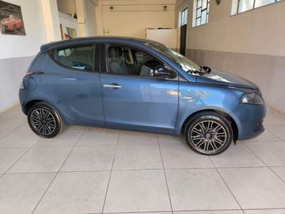 Lancia Ypsilon 1.0 FireFly 5 porte S&S Hybrid Gold Blu/Azzurro usata Nicosia