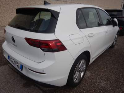 Volkswagen Golf 2.0 TDI DSG SCR Life Bianco usata Nicosia