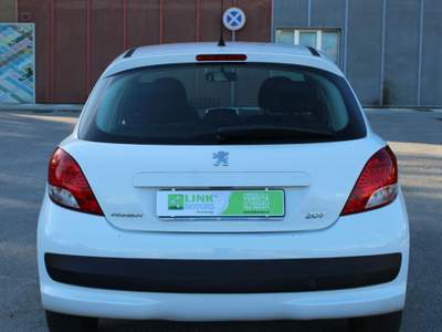 Peugeot 207 1.4 HDi 70CV 5p. Sweet Years Bianco usata Potenza