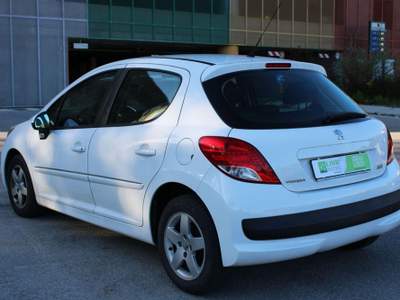 Peugeot 207 1.4 HDi 70CV 5p. Sweet Years Bianco usata Potenza