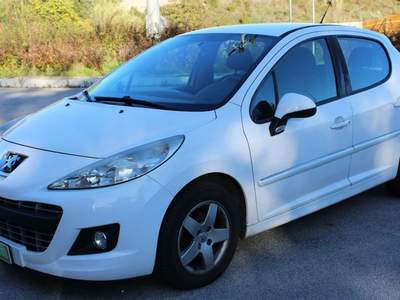 Peugeot 207 1.4 HDi 70CV 5p. Sweet Years Bianco usata Potenza