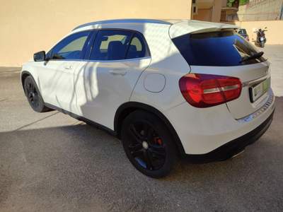 Mercedes-Benz GLA CDI Executive Bianco usata Agrigento