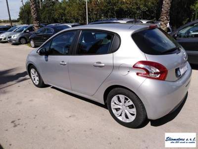 Peugeot 208 1.6 e-HDi 92 CV Stop&Start 5p. Active Argento usata Modica