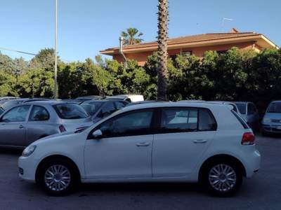 Volkswagen Golf 1.6 TDI 5p. Comfortline BlueMotion Technology Bianco usata Modica
