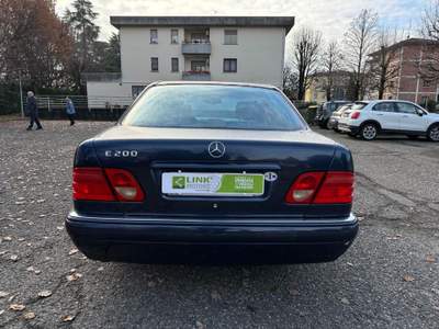 Mercedes-Benz Classe E Avantgarde Blu/Azzurro usata Reggio Emilia