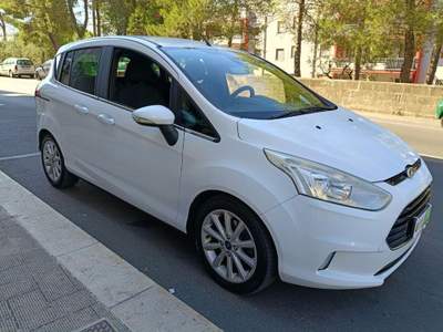 Ford B-Max 1.5 TDCi 75 CV neopatentati Bianco usata Putignano
