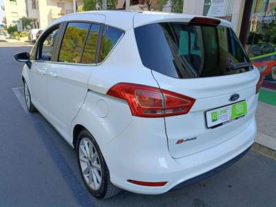 Ford B-Max 1.5 TDCi 75 CV neopatentati Bianco usata Putignano