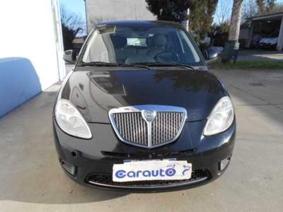 Lancia Ypsilon 1.3 MJT 75 CV Platino Nero usata Carignano