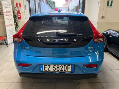 Volvo V40 D2 1.6 Momentum Blu/Azzurro usata Collegno