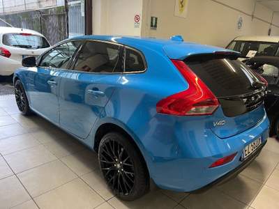 Volvo V40 D2 1.6 Momentum Blu/Azzurro usata Collegno