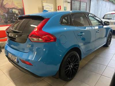 Volvo V40 D2 1.6 Momentum Blu/Azzurro usata Collegno