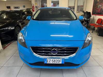 Volvo V40 D2 1.6 Momentum Blu/Azzurro usata Collegno