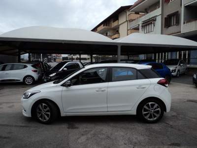 Hyundai i20 1.4 CRDi 5 porte Comfort Bianco usata Giugliano in Campania