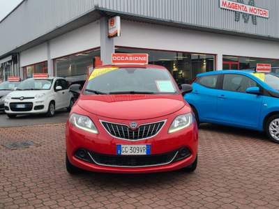 Lancia Ypsilon 1.0 FireFly 5 porte S&S Hybrid Ecochic Silver Rosso usata Magenta