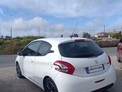 Peugeot 208 1.2 VTi 82 CV 3p. Allure Bianco usata Modica