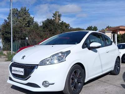 Peugeot 208 1.2 VTi 82 CV 3p. Allure Bianco usata Modica