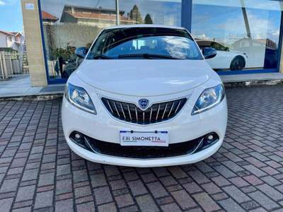 Lancia Ypsilon 1.0 FireFly 70CV S&S Hybrid Platino - AZIENDALE Bianco usata Cadrezzate con Osmate