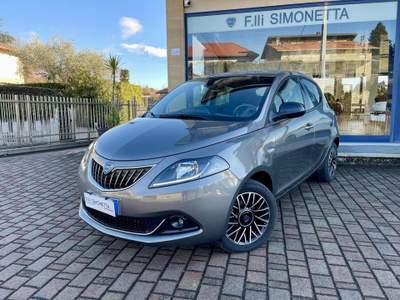 Lancia Ypsilon 1.0 FireFly 70CV S&S Hybrid Platino - AZIENDALE Grigio usata Cadrezzate con Osmate