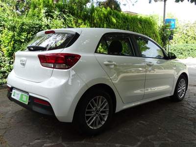 Kia Rio 1.0 T-GDi 100 CV MHEV iMT Style Bianco usata Castel Maggiore