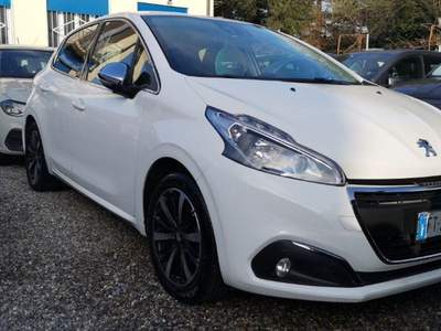 Peugeot 208 5 porte Allure NeoPatentati Bianco usata Corbetta