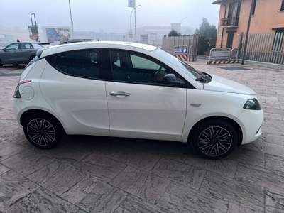 Lancia Ypsilon Ypsilon 1.0 firefly hybrid Gold  Prezzo Promo Bianco usata Abbiategrasso