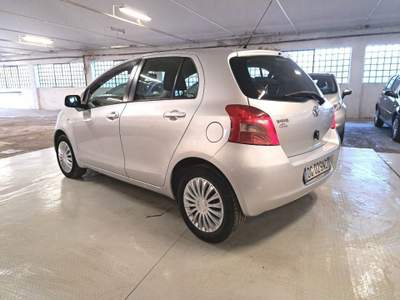 Toyota Yaris 1.0 5 porte Sol **NEOPATENTATI OK** Argento usata Borgaro Torinese