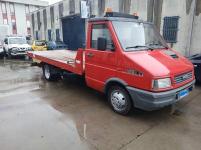 Iveco Daily carroattrezzi 35.10 Rosso usata Pieve Emanuele