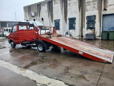 Iveco Daily carroattrezzi 35.10 Rosso usata Pieve Emanuele