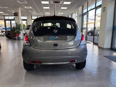 Lancia Ypsilon 1.0 firefly hybrid Silver s&s 70cv 5p.ti Grigio usata Carlentini