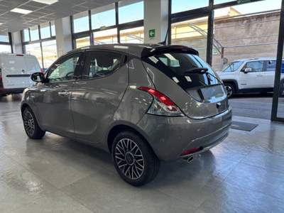 Lancia Ypsilon 1.0 firefly hybrid Silver s&s 70cv 5p.ti Grigio usata Carlentini