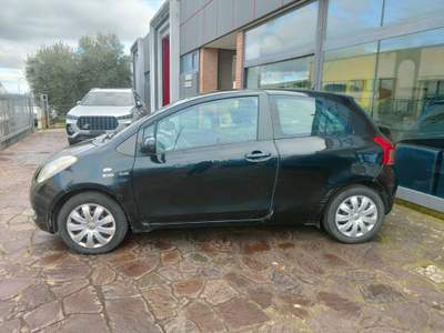 Toyota Yaris 1.4 D-4D DPF 3 porte Nero usata Canino