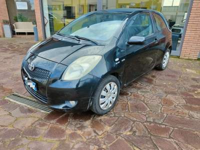 Toyota Yaris 1.4 D-4D DPF 3 porte Nero usata Canino