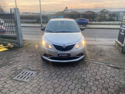Lancia Ypsilon 1.2 8v Platinum 69cv E6 neopatentati ok Argento usata Bollate