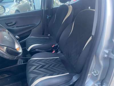 Lancia Ypsilon 1.2 8v Platinum 69cv E6 neopatentati ok Argento usata Bollate