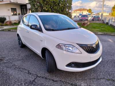 Lancia Ypsilon 1.0 FireFly 5 porte S&S Hybrid Oro Bianco usata Camisano Vicentino