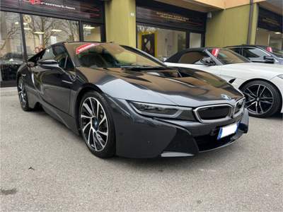 BMW i8 ibrida benzina /elettrica accessoriatissima Nero usata Cantù