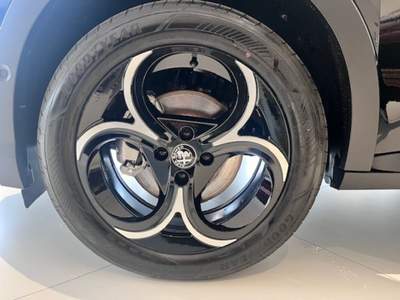 Alfa Romeo Junior 1.2 136 CV Hybrid eDCT6 Speciale Nero usata Massanzago