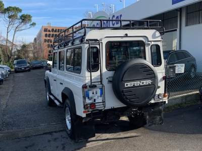 Land Rover Defender 110 2.5 Td5 cat S.W. SE Bianco usata Coriano