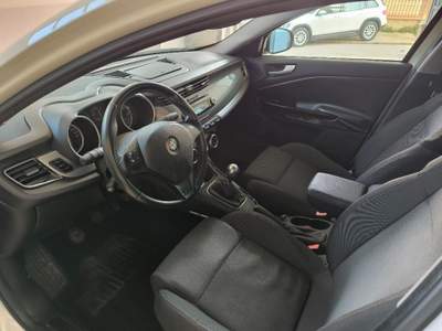 Alfa Romeo Giulietta 2.0 JTDm-2 140 CV Distinctive Bianco usata Nicosia