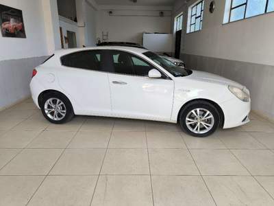 Alfa Romeo Giulietta 2.0 JTDm-2 140 CV Distinctive Bianco usata Nicosia