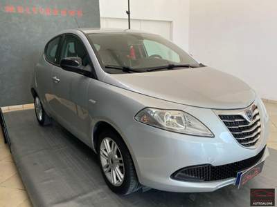 Lancia Ypsilon 1.2 69 CV 5 porte GPL Ecochic Silver Argento usata Botrugno