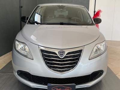 Lancia Ypsilon 1.2 69 CV 5 porte GPL Ecochic Silver Argento usata Botrugno
